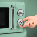 Cecotec Micro-Ondes Mécanique Proclean 3010 Retro Vert. 20 L, 700 W en 6 niveaux, minuterie jusqu'à 30 minutes, mode dégivrage, design vert vintage, finitions en acier.